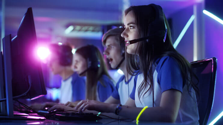 Online gaming with Smia